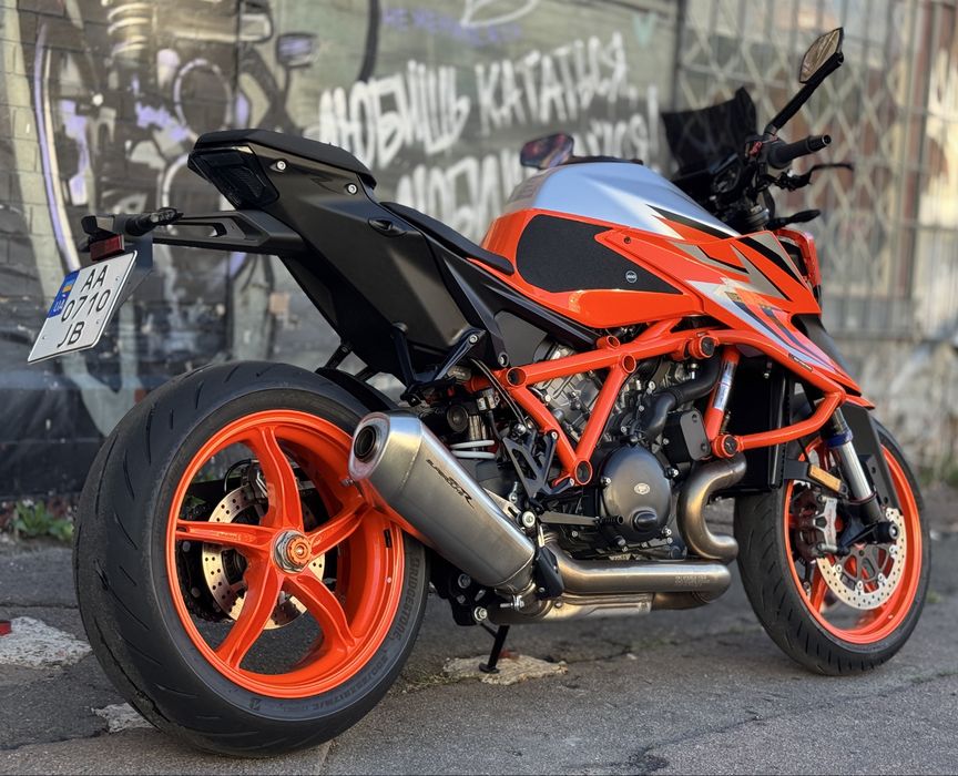 Мотоцикл KTM 1290 Super Duke R 2024 рік