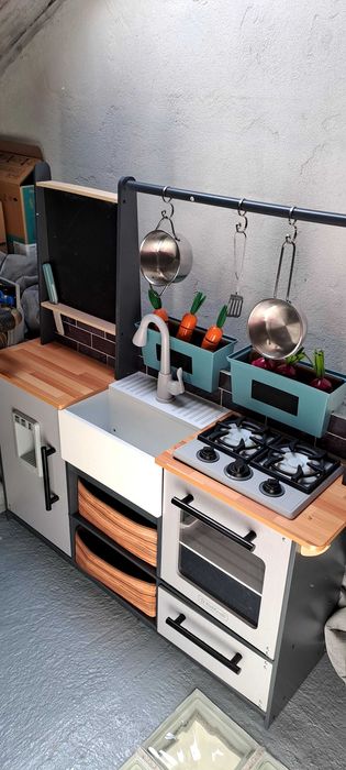 KidKraft Farm to Table Play Kitchen
