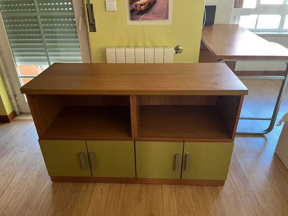 Estante / secretária para quarto juvenil