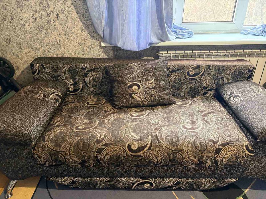Продається диван стан як на фото  (самовивіз) м .Чернівці