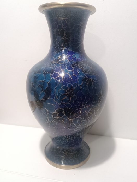 Jarra antiga azul cobalto feito com a técnica Cloisonné