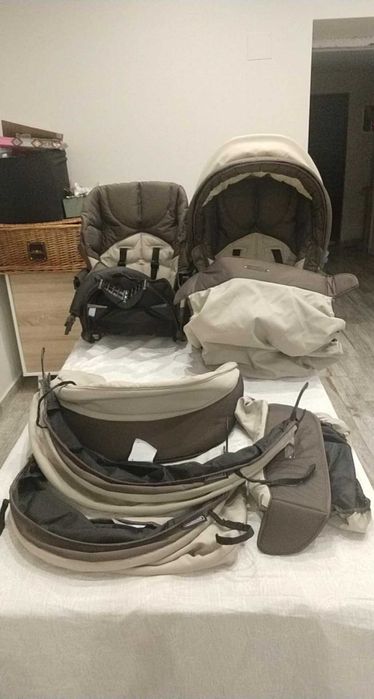 Carrinho de bebé duplo