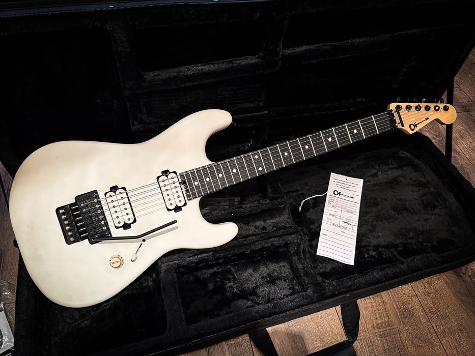 Charvel Pro-Mod San Dimas Jim Root Biały