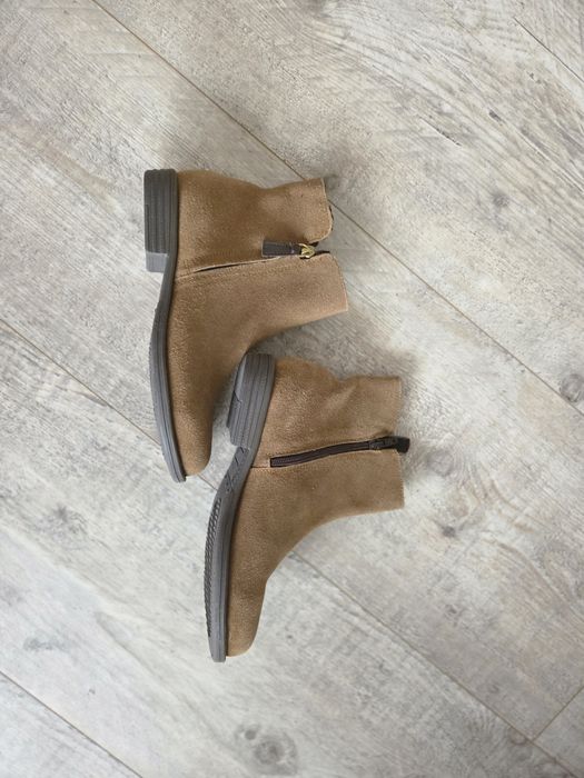 Botki zamszowe r. 39 nowe Cleve