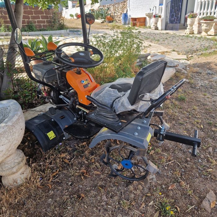 Mini trator 4 tempos 14HP como novo 30h