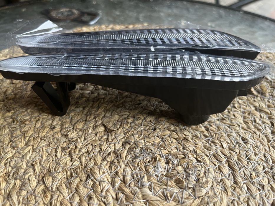 габаритный фонарь в бампере MercedesE320 E500 E55AMGE350освітленняМото