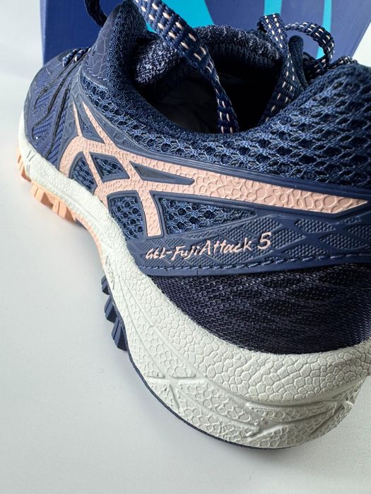 Nowe sneakersy damskie sportowe ASICS GEL-FujiAttack 5 granatowe 35,5