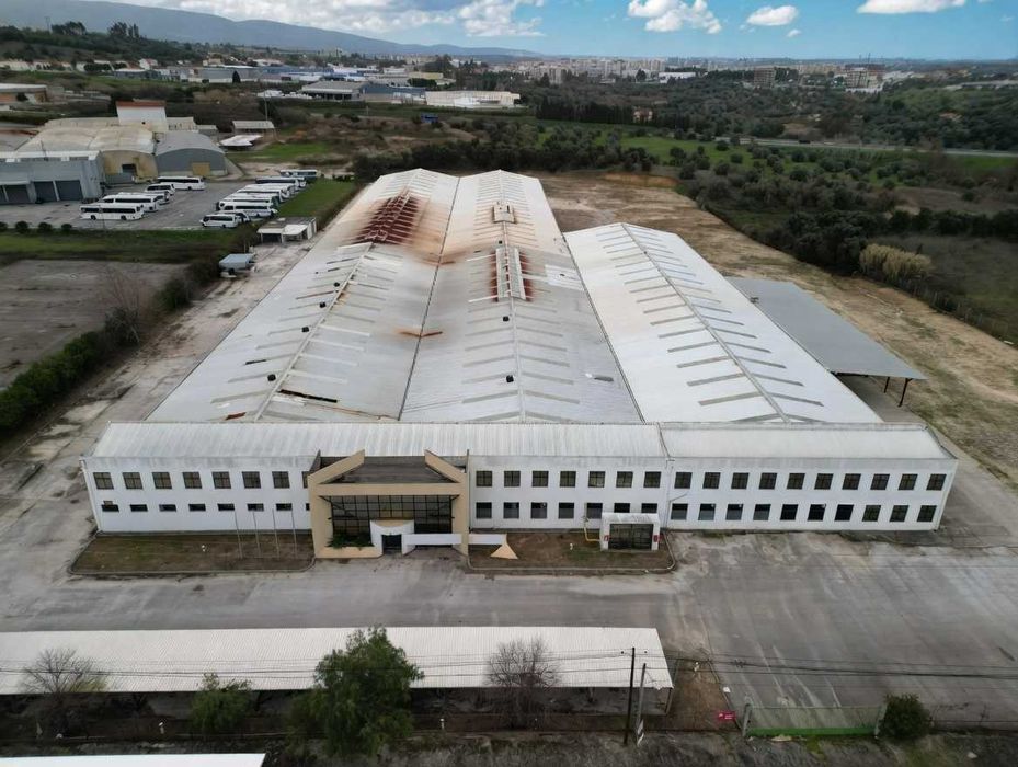 Pavilhão Industrial e Logístico em Torres Novas de 24.880 m² junto à A1, A23 e A13