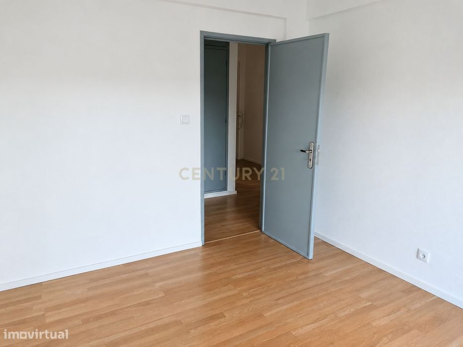Apartamento T2 para Arrendamento em Odivelas | 80 m² | A 5 Minutos do