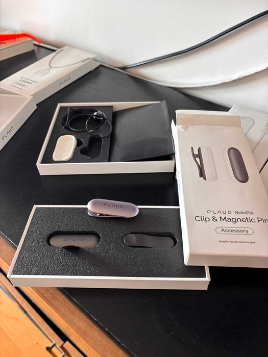 PLAUD NotePin AI Voice Recorder + Kit Completo Acessórios — Semi-novo