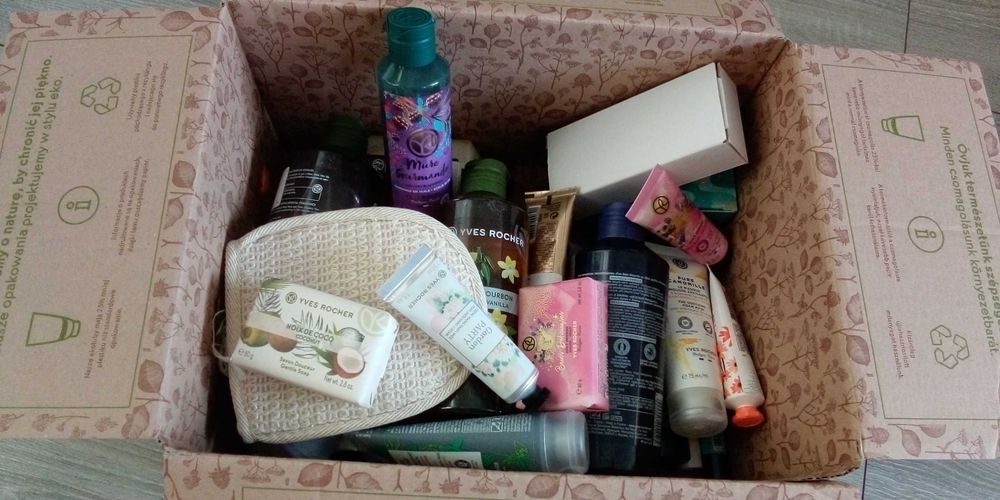 Zestaw kosmetyków Yves Rocher Bardzo Duży; + Gratisy