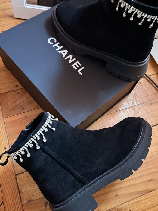 Чорні Осіньо-зимові чобітки з натуральної замші , шкіри