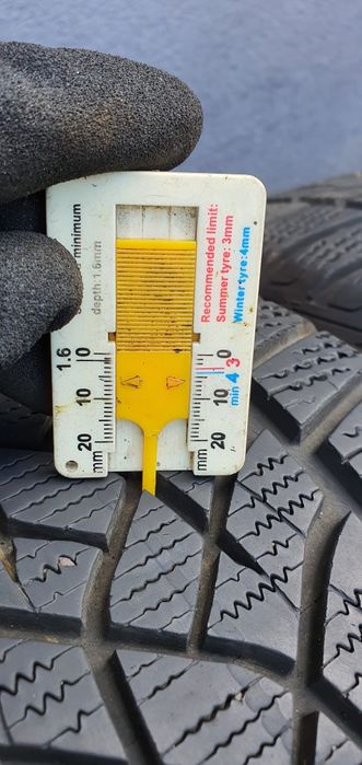 245/40/18 Goodyear  komplet zimowe