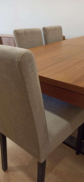 Mesa de Jantar + Cadeiras