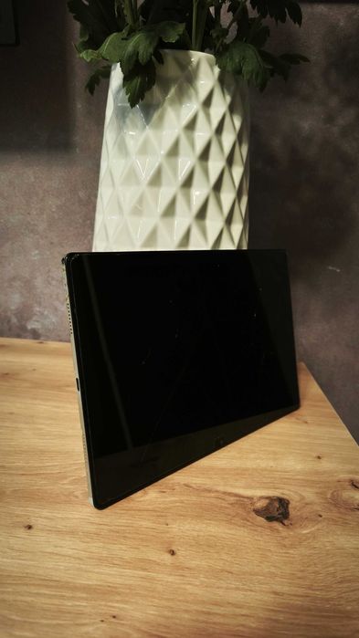 Продам планшет Samsung tab A8 32 GB вживаний, в гарному стані.