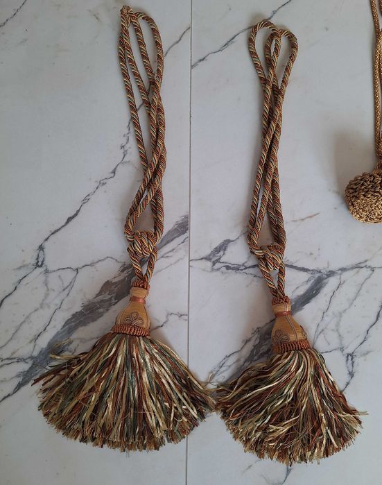 Piękne chwosty do zasłon - 9 sztuk