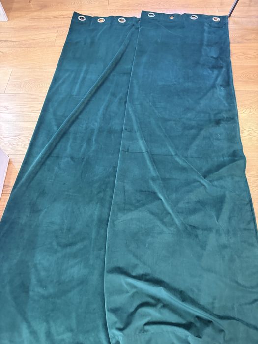 Sprzedam dwie zasłony - butelkowa zieleń