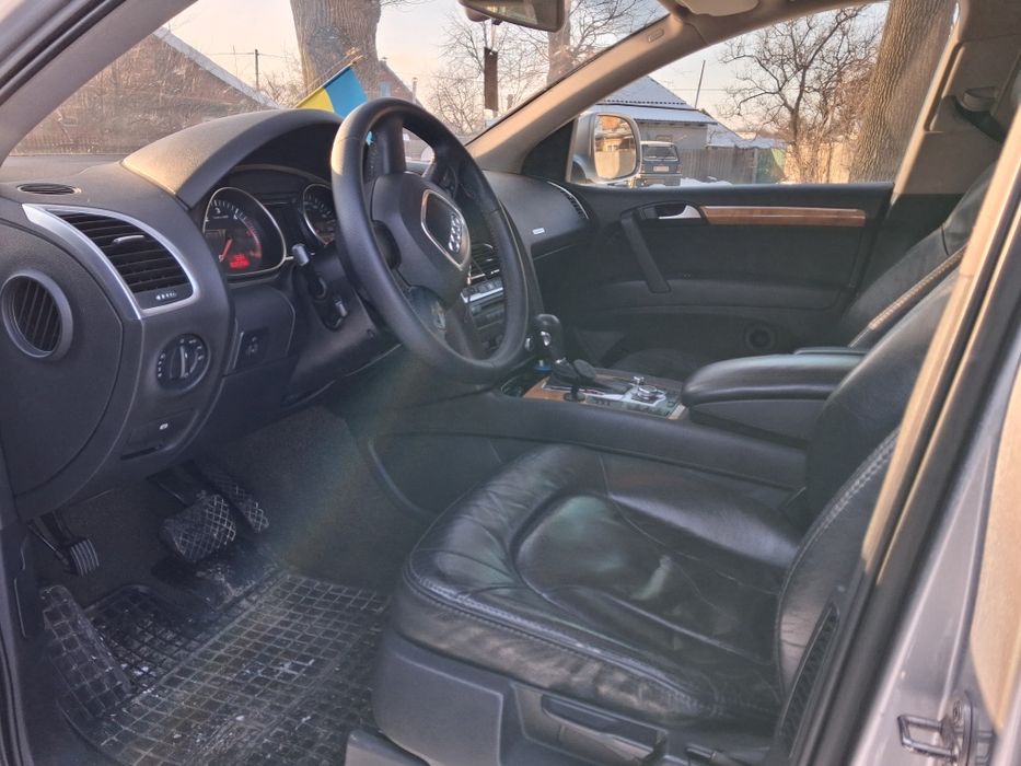 Продам Audi Q7 Quattro(без вкладень)