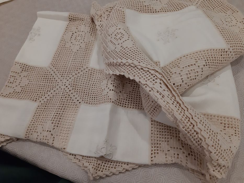 Conjunto de toalhas em renda e linho