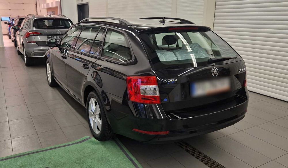 Wypożyczalnia aut Wynajem aut Skoda Octavia Kombi Automat