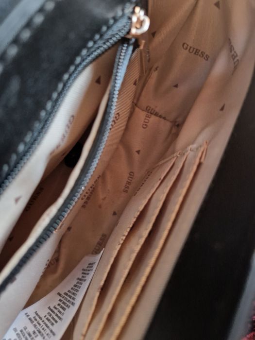 Guess torebka listonoszka Jane