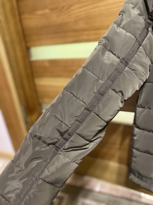 Жіноча  курточка