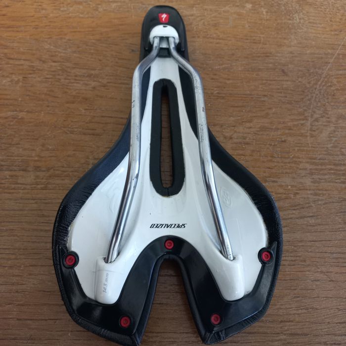 Selim Specialized Avatar 143mm body geometry