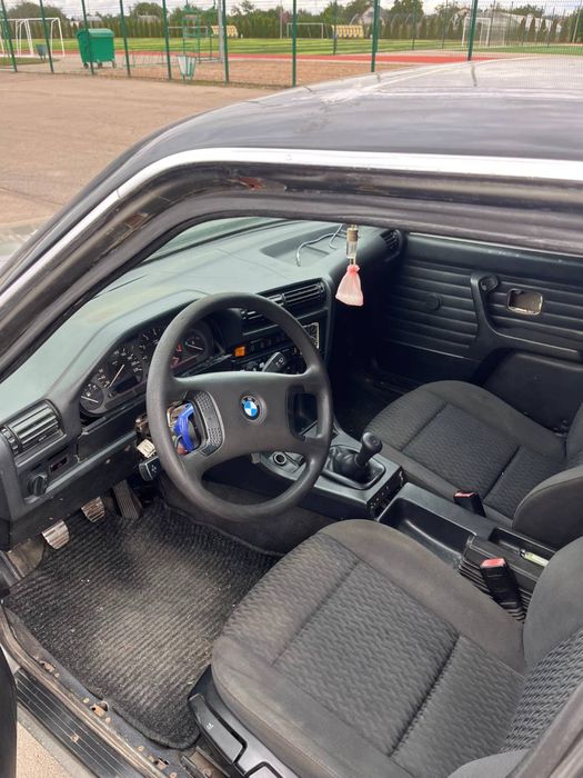 Продам bmw e30 318 возможен обмен!