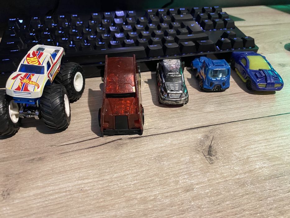 Машики HotWheels