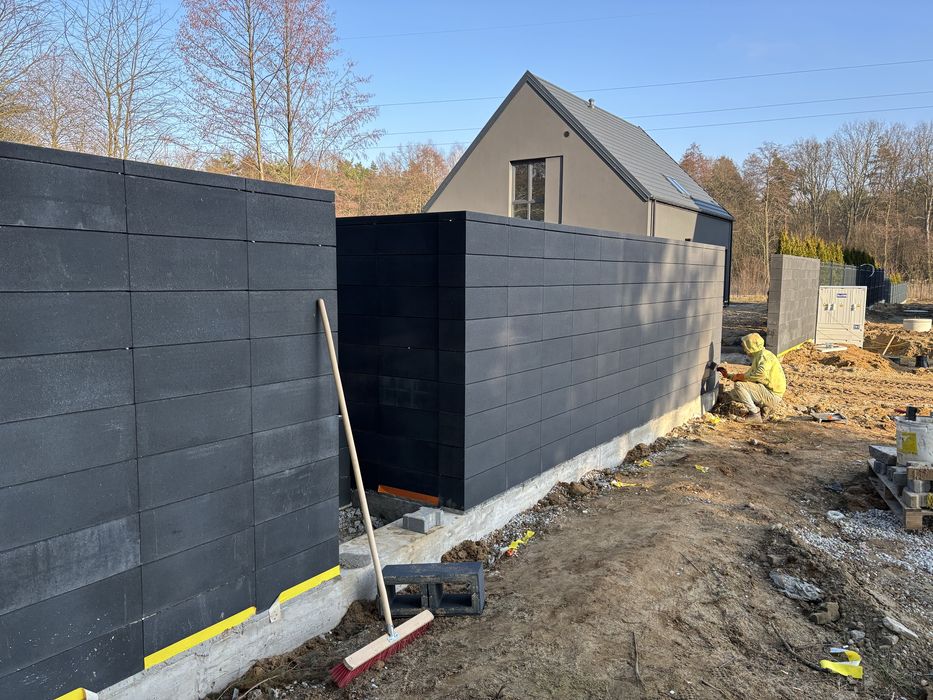 Układanie kostki• Brukarz• Ogrodzenia •Kostka brukowa •Prace budowlane