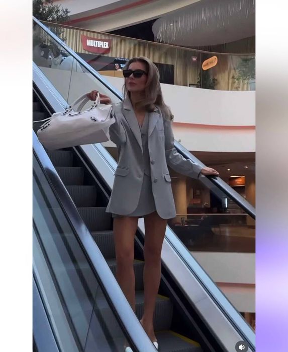 Продам костюм трійка, піджак , юбка , жакет, розмір М-Л