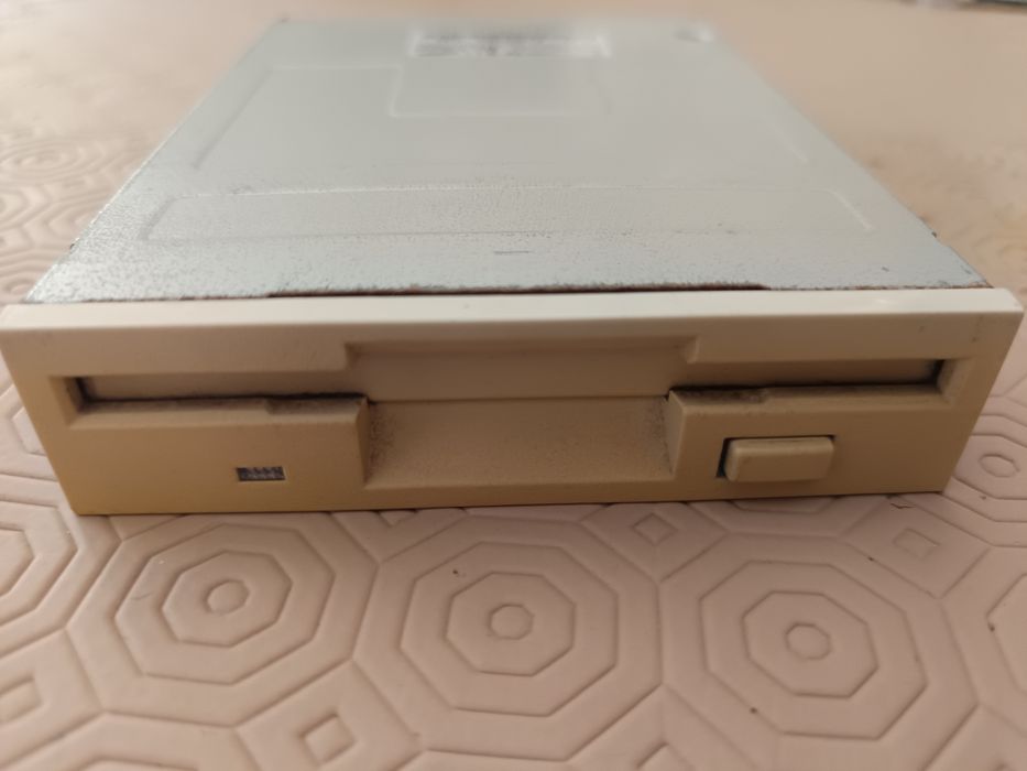 3.5-inch Floppy Disk Drive447059858839326720