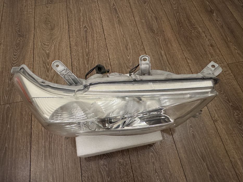 Фара передня Toyota Highlander 2012 оригінал