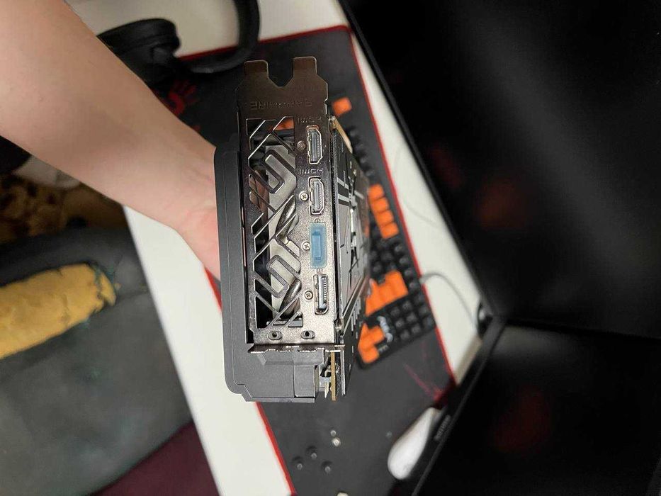Відеокарта: Sapphire Nitro + Vega 64 8GB