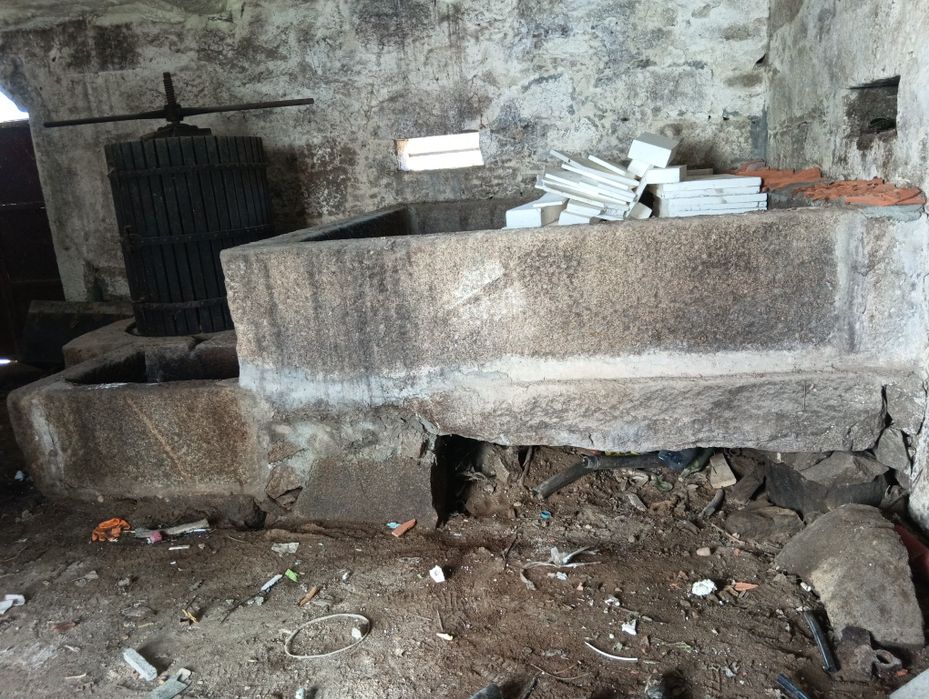 Antiguidades lagar em pedra