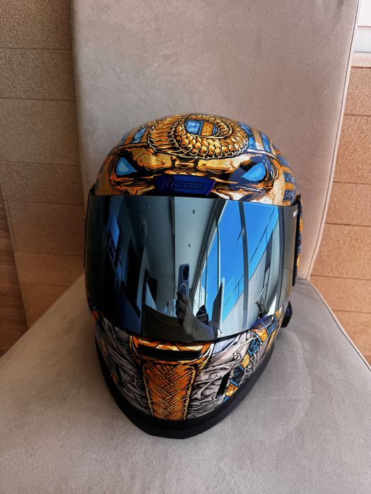 Capacete Icon Airform Pharaoh M + intercomunicador Sena