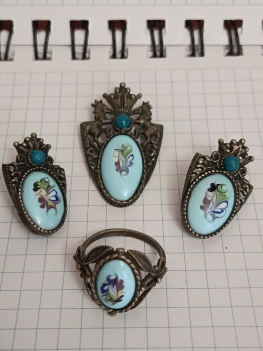 Серебряные запонки нефрит.Комплект мельх.эмаль,янтарь