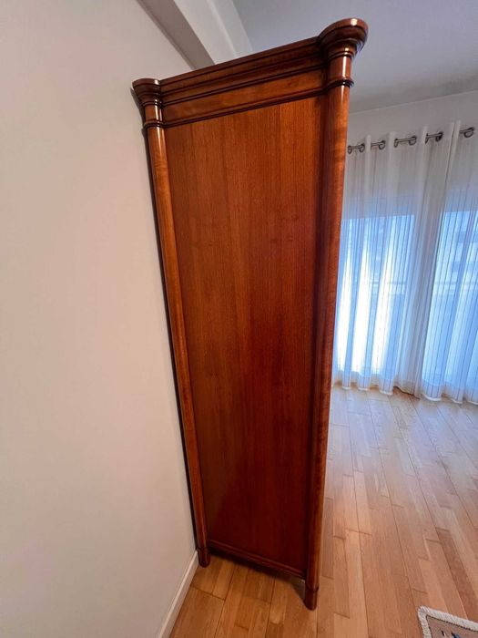 Roupeiro Vintage Madeira Kambala