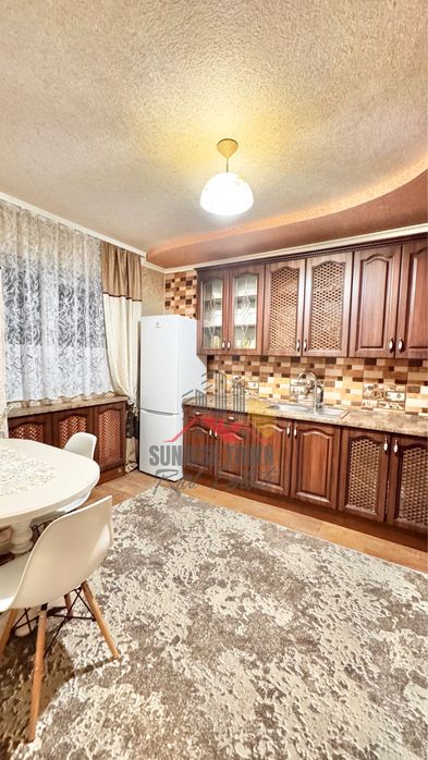 Здам 4 х кімнатний будинок у районі Епіцентру зі своїм двором і АО