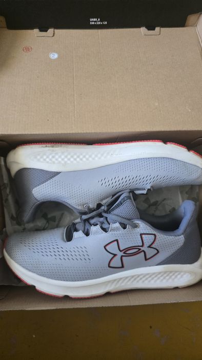 Under armour кроссовки 46р.