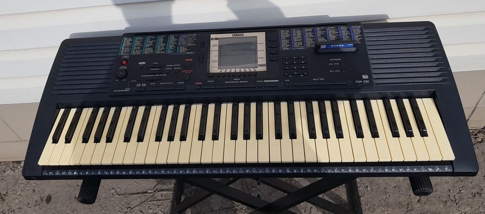 Синтезатор Yamaha PSR 330 б/у з Німеччини