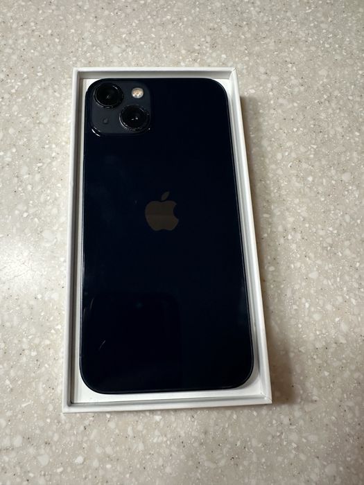 Продаю Iphone 13, 128gb. Колір mignight
