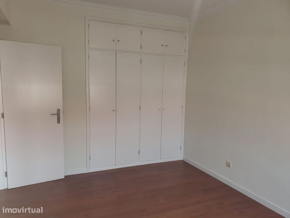 Apartamento T1 na Circunvalação