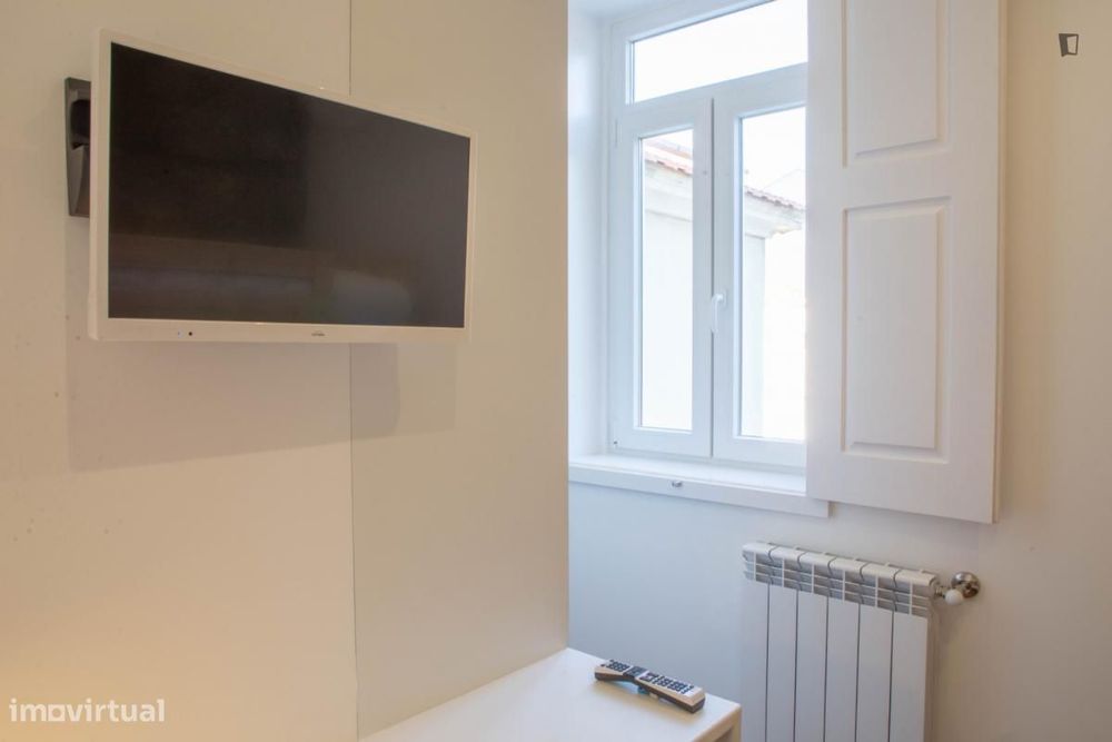 Quarto - localizado em Paranhos Porto