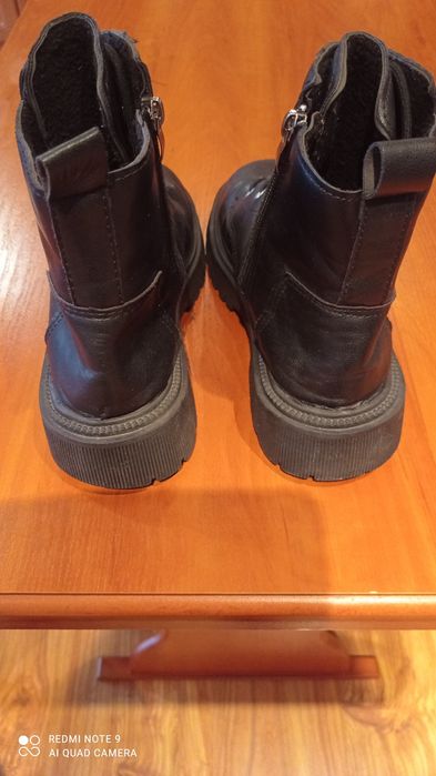 Sprzedam buty damskie zimowe trapery r. 39