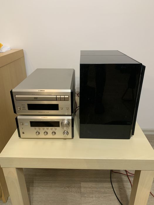 Zestaw mini wieża Hi-fi Yamaha E-400 z głośnikami