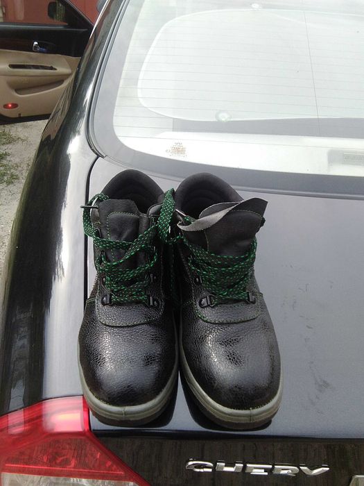 Продам спец обувь 28.5 см стелька