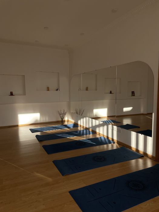 3 хв від метро Оренда світла студія зал погодинно центр йога танці