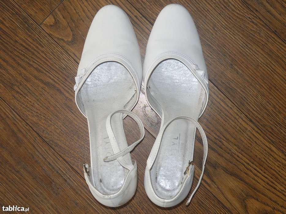 Buty ślubne bardzo ładne
