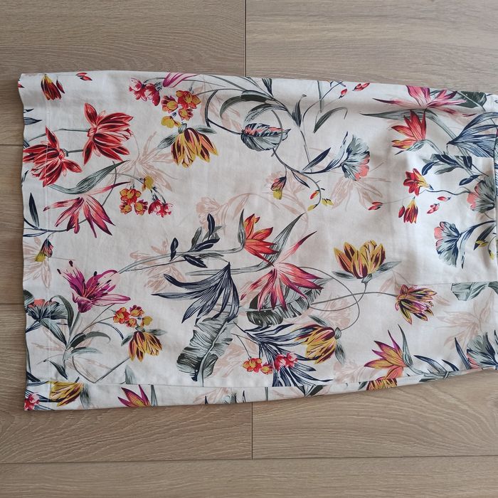 Sukienka kwiaty rozmiar 36 Quiosque